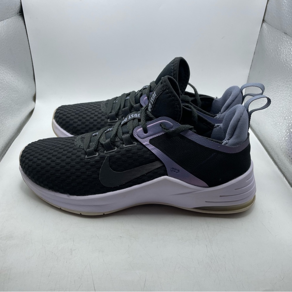 Nike AirMax Bella TR 2 Women's Black and Purple Athletic Shoes size 6